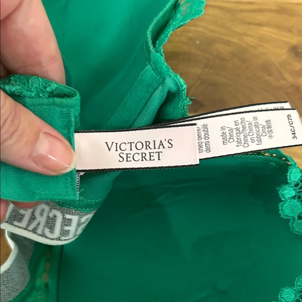 NWT Victoria's Secret Teal Lace Bra size 34C - Picture 4 of 8